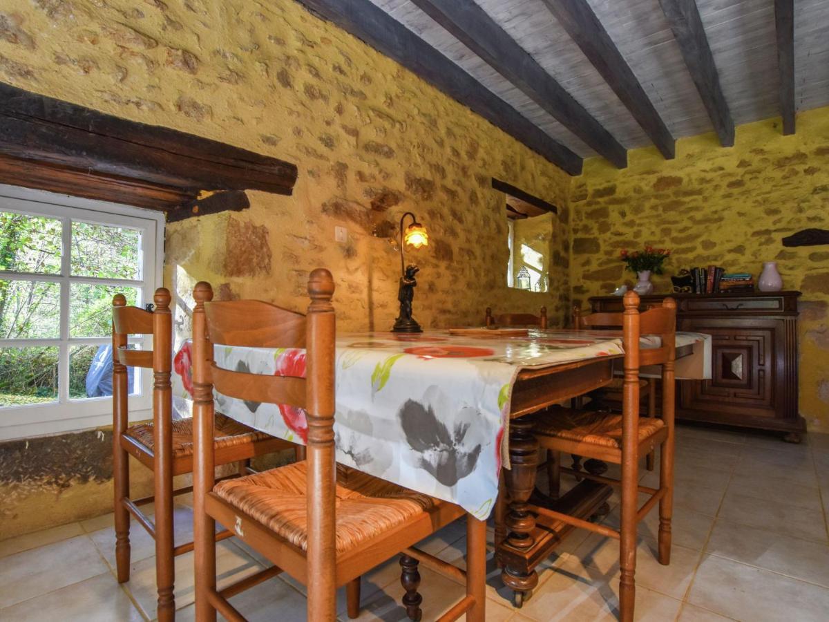 Cosy Holiday Home In Lantheuil With Garden Villefranche-du-Perigord Ngoại thất bức ảnh
