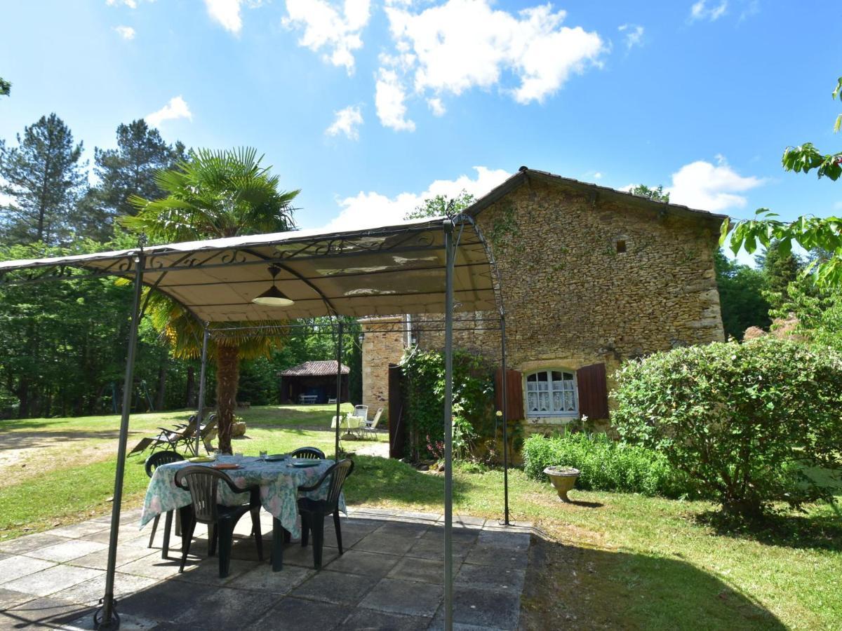 Cosy Holiday Home In Lantheuil With Garden Villefranche-du-Perigord Ngoại thất bức ảnh