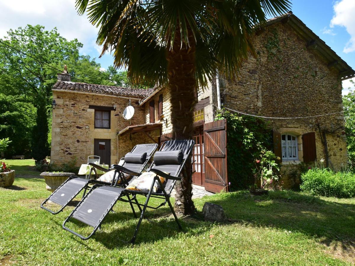 Cosy Holiday Home In Lantheuil With Garden Villefranche-du-Perigord Ngoại thất bức ảnh