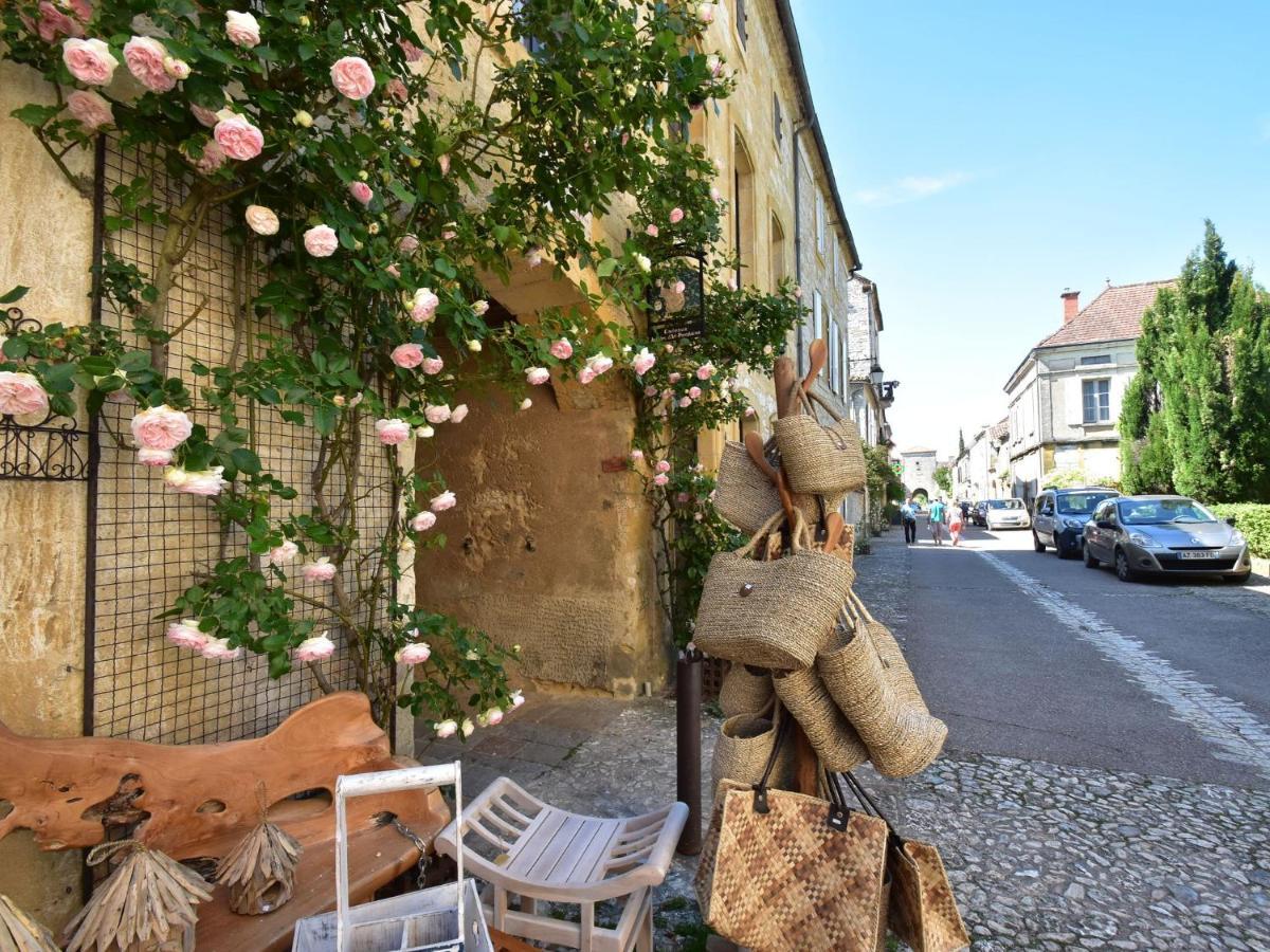 Cosy Holiday Home In Lantheuil With Garden Villefranche-du-Perigord Ngoại thất bức ảnh