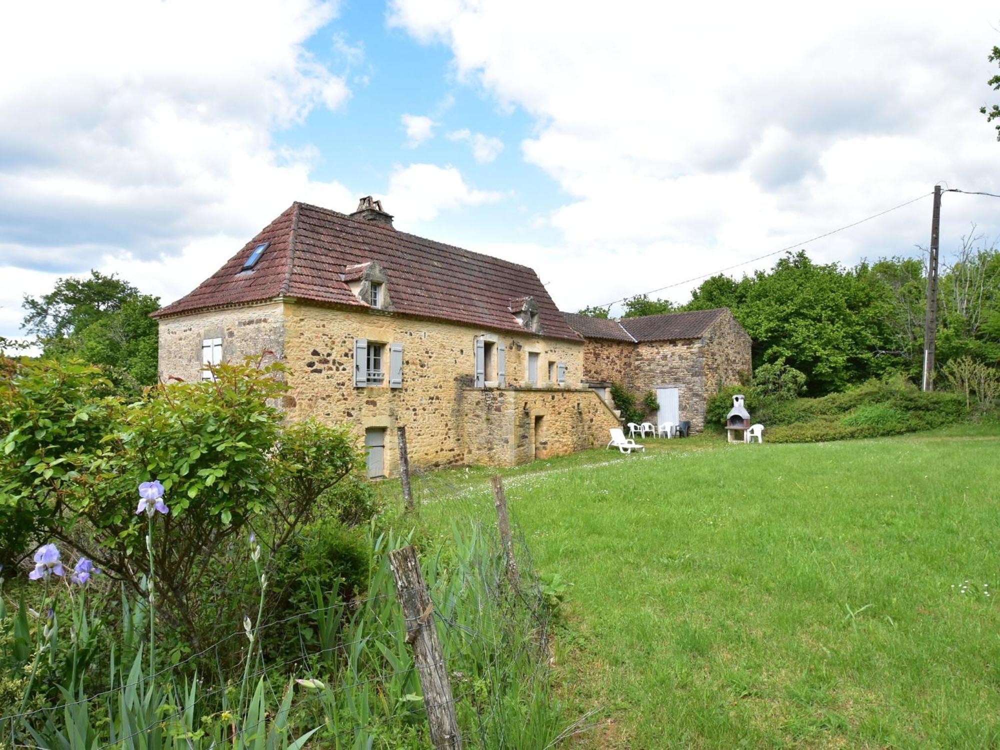 Cosy Holiday Home In Lantheuil With Garden Villefranche-du-Perigord Ngoại thất bức ảnh