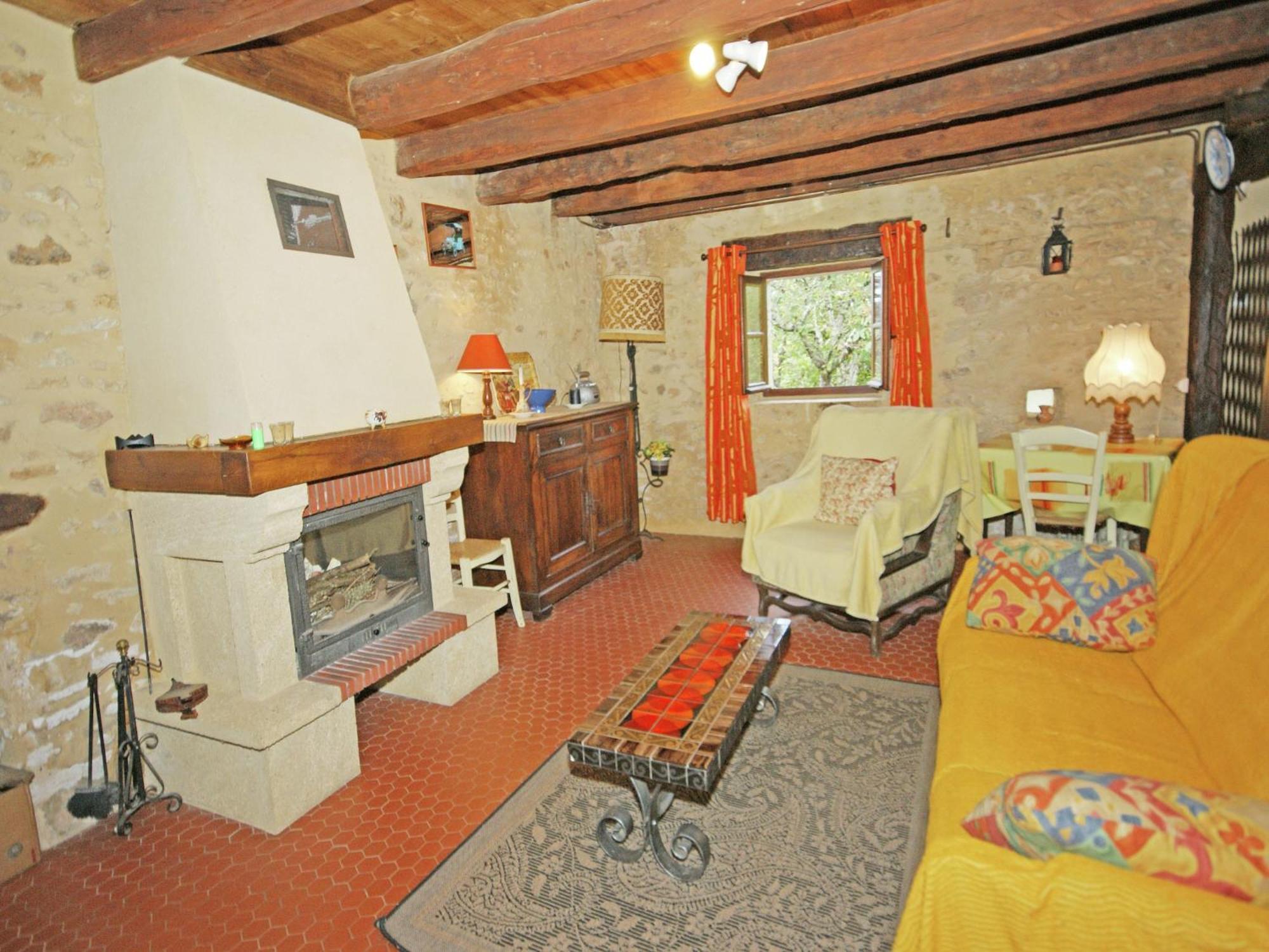 Cosy Holiday Home In Lantheuil With Garden Villefranche-du-Perigord Ngoại thất bức ảnh