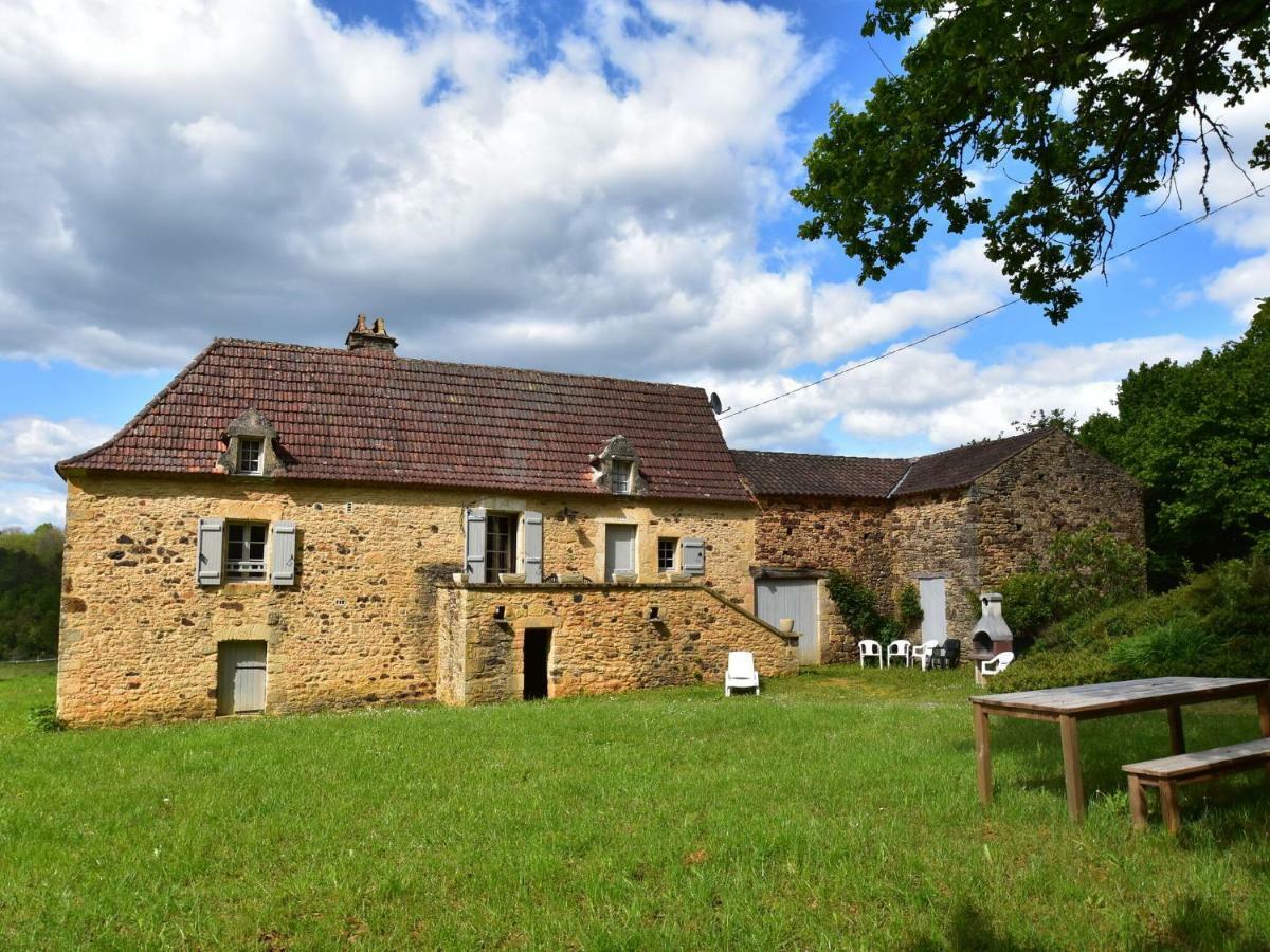 Cosy Holiday Home In Lantheuil With Garden Villefranche-du-Perigord Ngoại thất bức ảnh