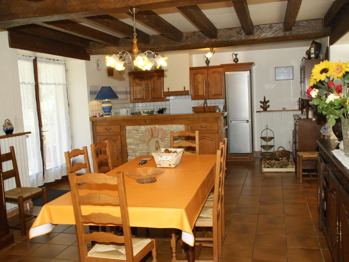 Cosy Holiday Home In Lantheuil With Garden Villefranche-du-Perigord Ngoại thất bức ảnh